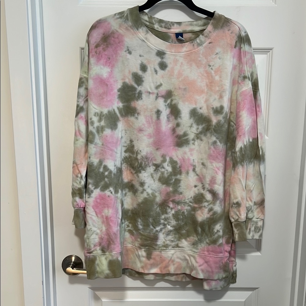 Tie-Dye Sweatshirt in Pink and Green